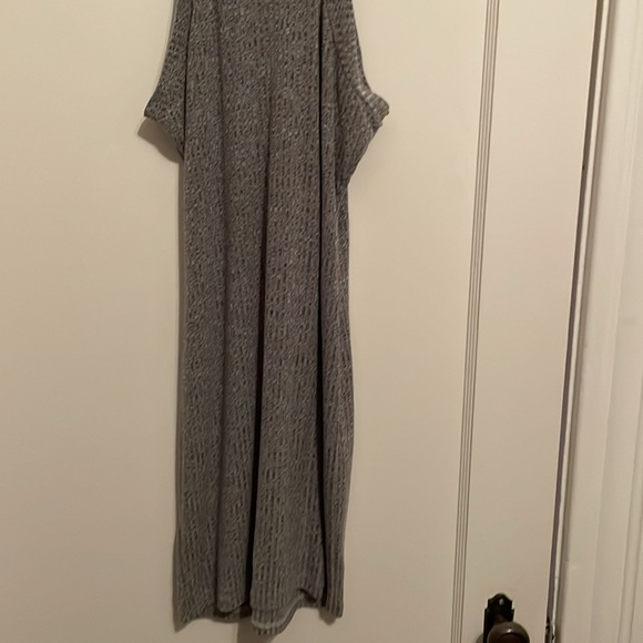 Dresses - Picture 3 of 5